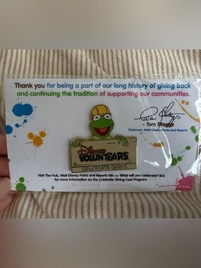 Disney “VoluntEARS, Celebrate Giving” Pin. Limited Edition.